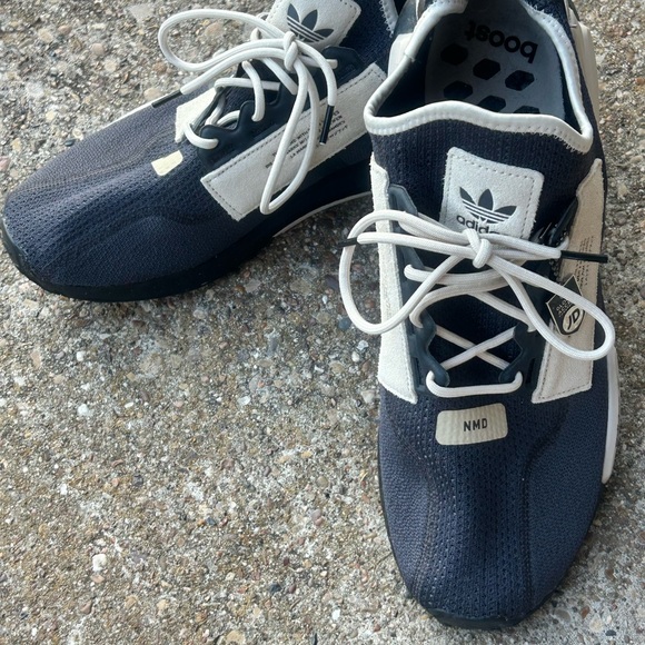 Adidas Originals NMD_R1.V2 Carbon Savannah - Picture 8 of 9